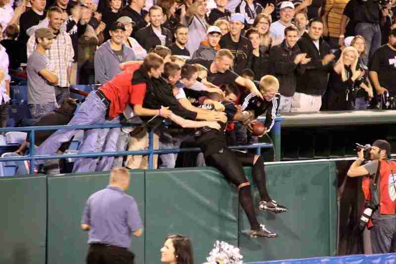 Omaha Nighthawks' receiver Robert Ferguson scores the game-winning touchdown.