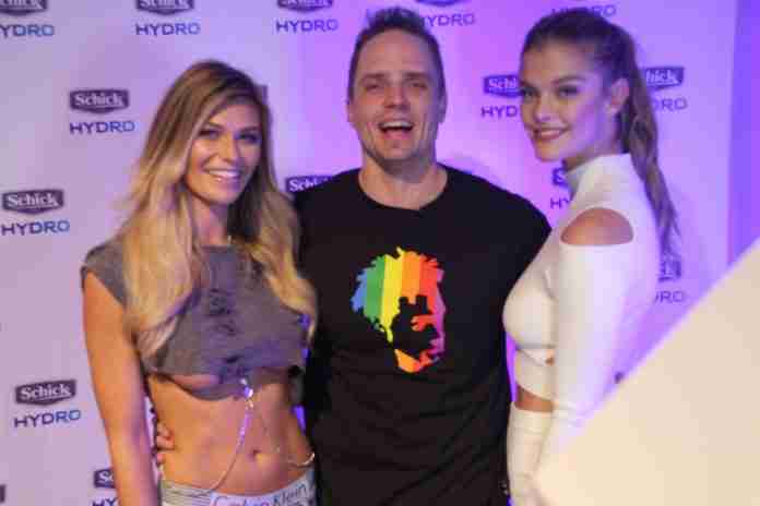 Samantha Hoopes: “Here’s How You Can Date Me”