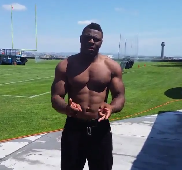 khalil-mack-shirtless
